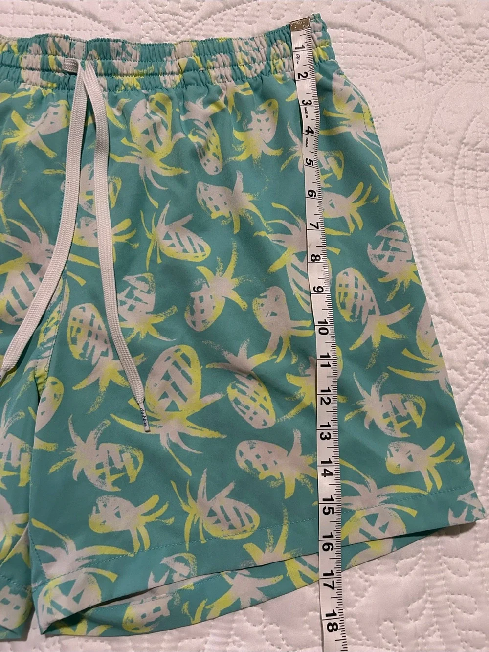 CHUBBIES Swim Trunks • bright teal w/ neon yellow & white Pineapple print SZ: L